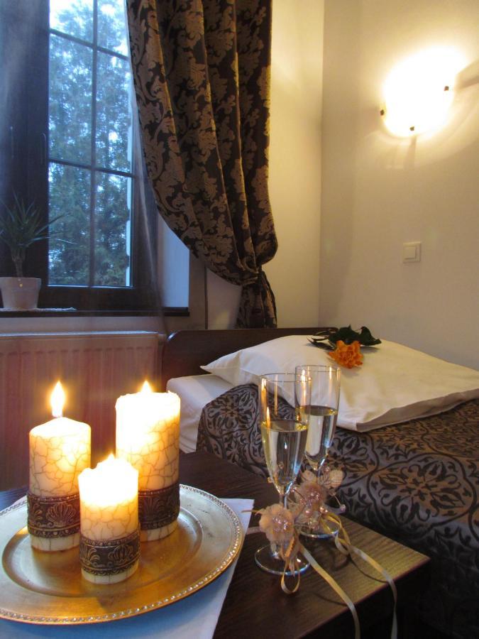 Dworek Zloty Rog I Restauracja 3* Krasków