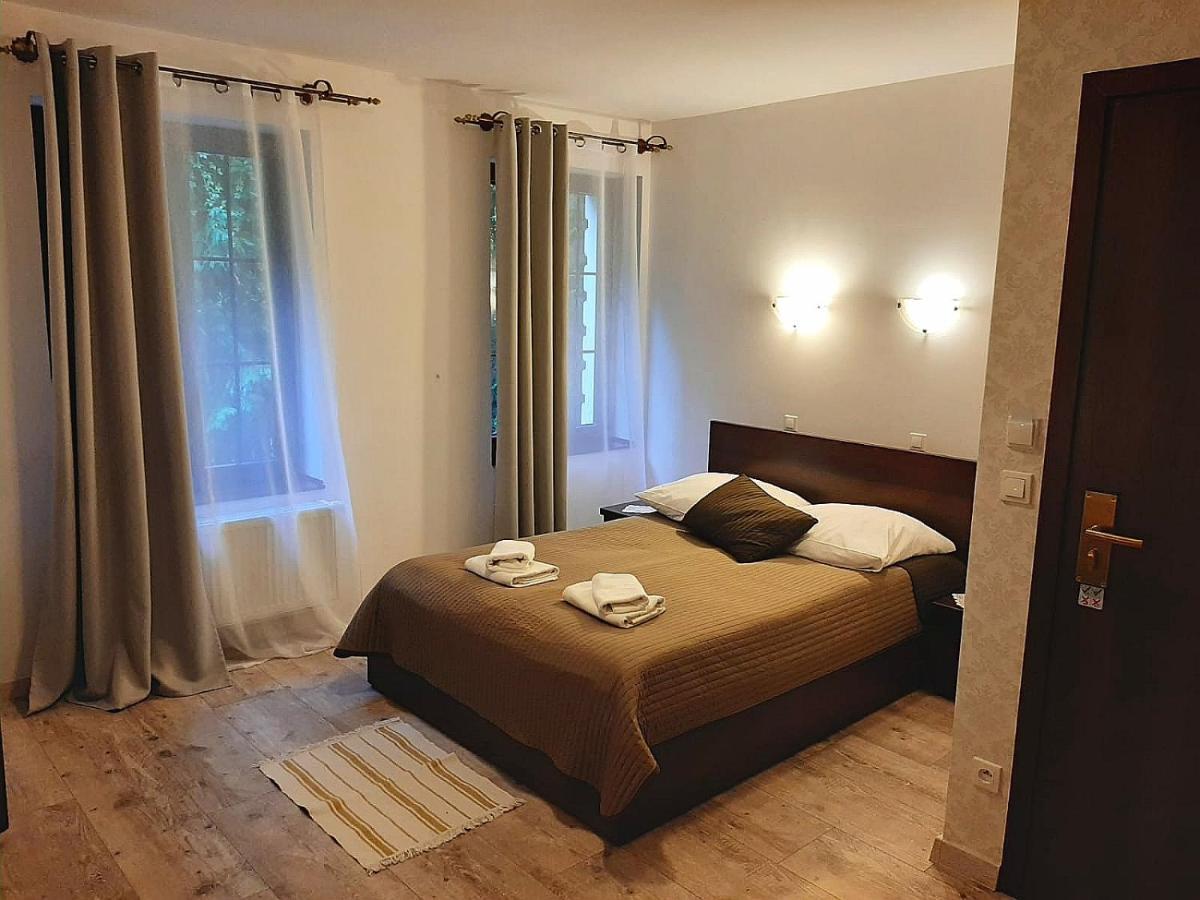 Dworek Zloty Rog I Restauracja 3* Krasków