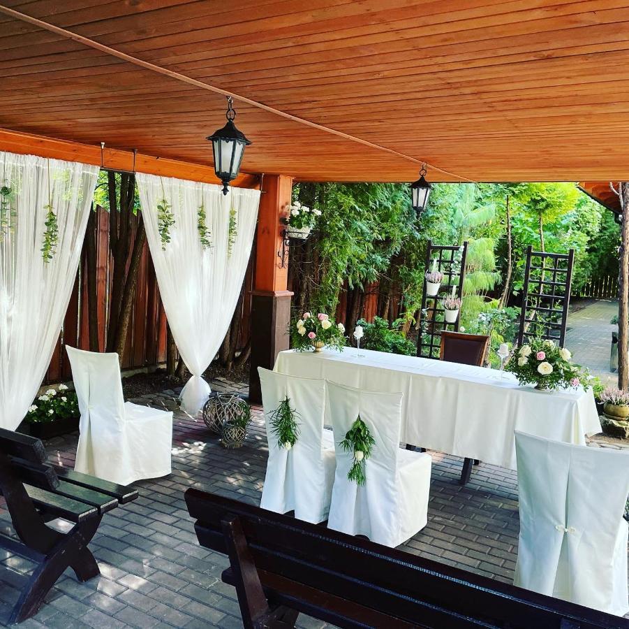 Dworek Zloty Rog I Restauracja Hotell 3*