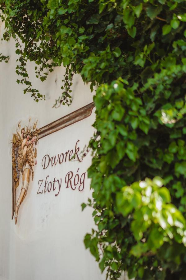 Dworek Zloty Rog I Restauracja Krasków